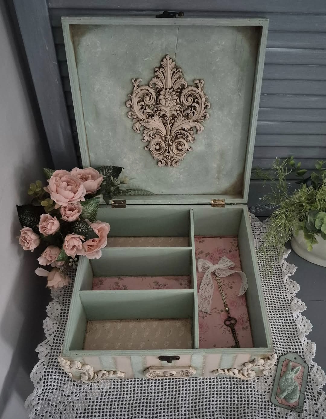 Country Cottagecore Storage Box  (photo 4 of 7)