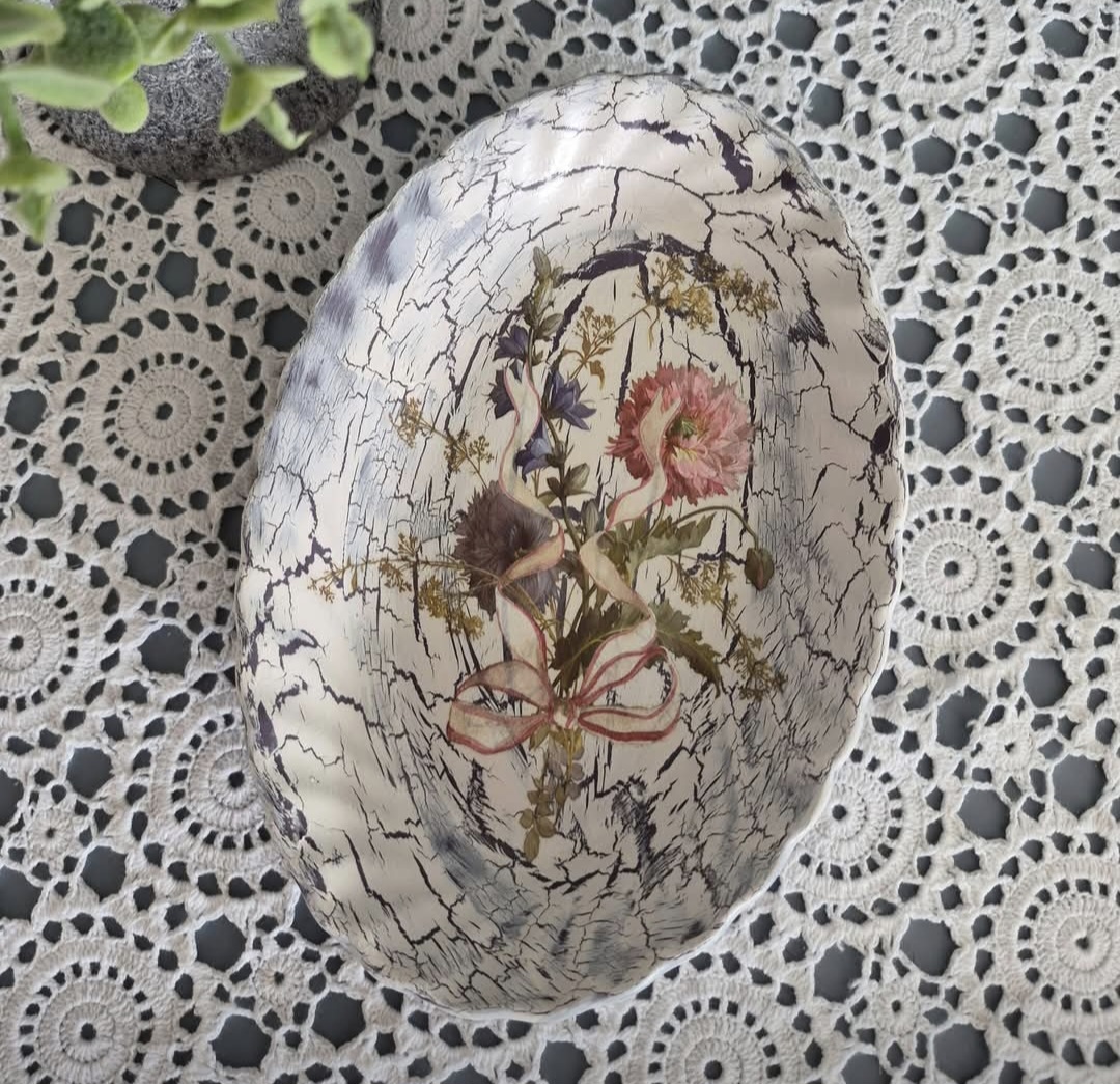 Small Ceramic Trinket Dish  (photo 1 of 3)