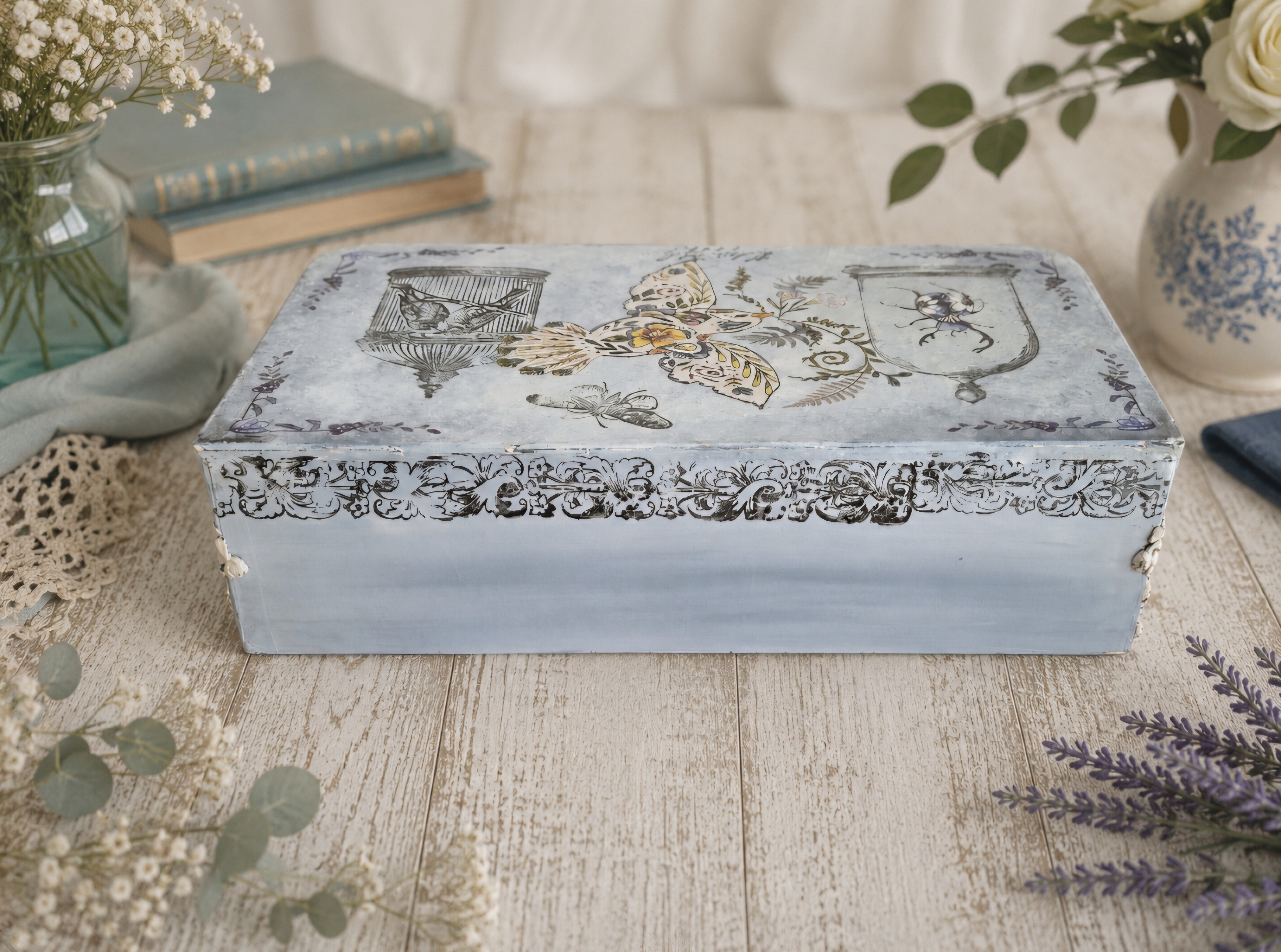 Decorated Small Case (photo 8 of 12)