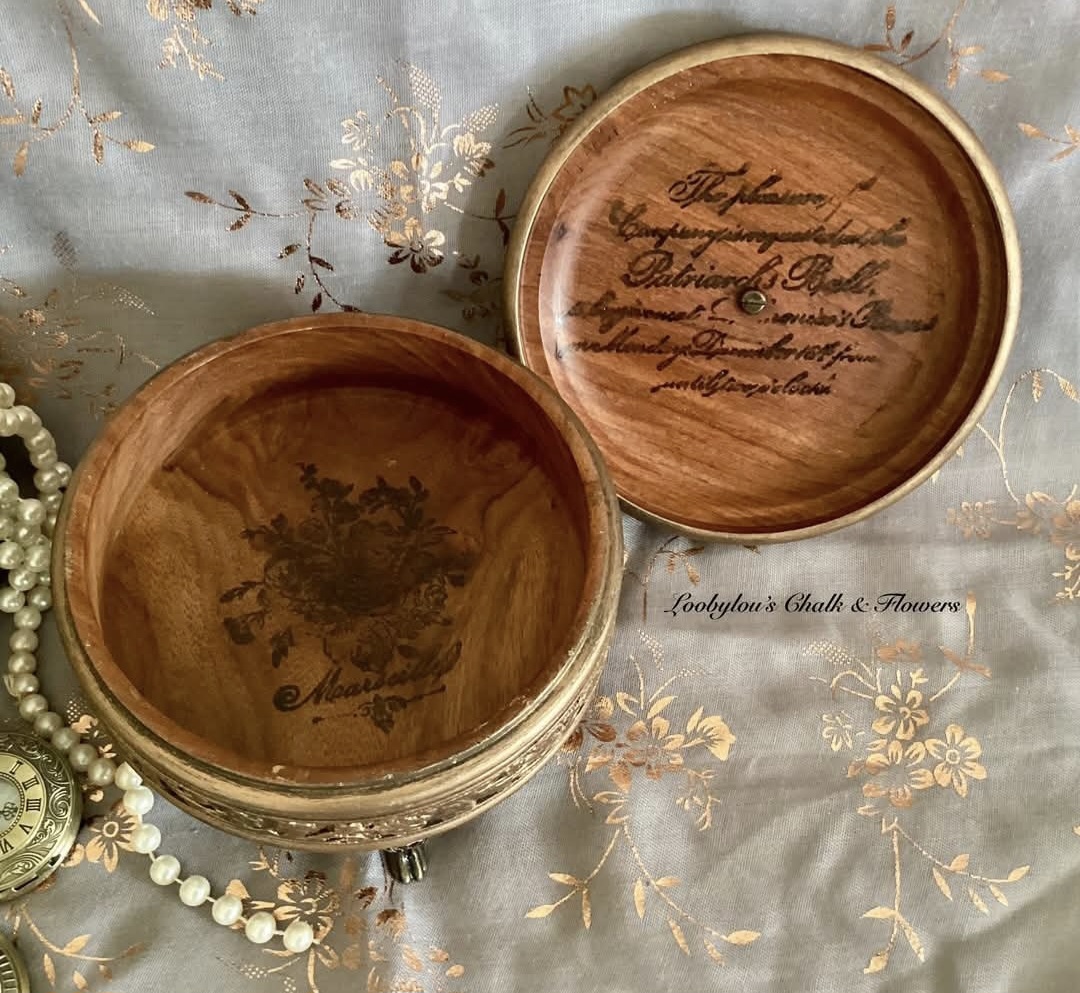 Vintage Keepsake Box (photo 5 of 5)