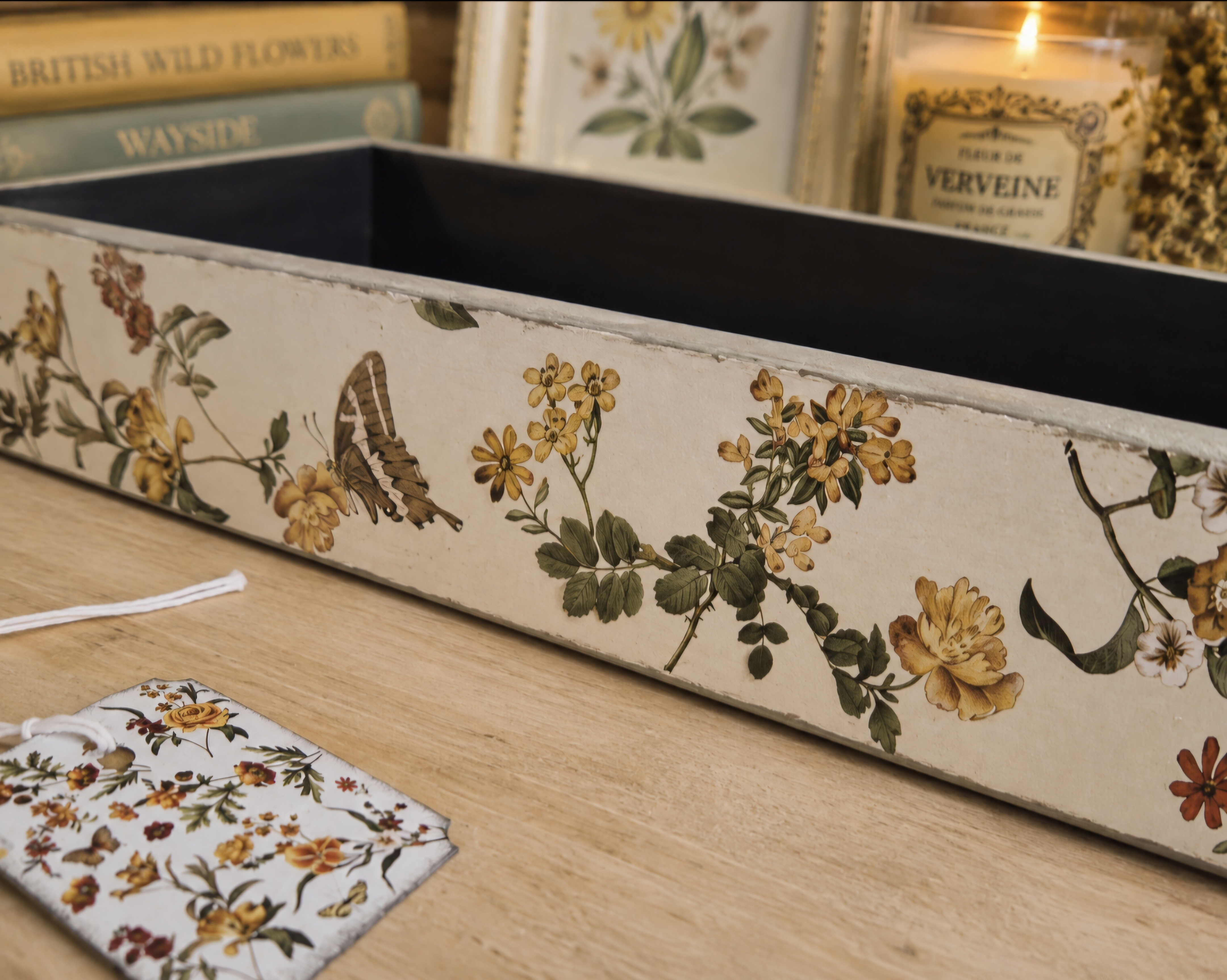 Open Wooden Box (photo 6 of 8)