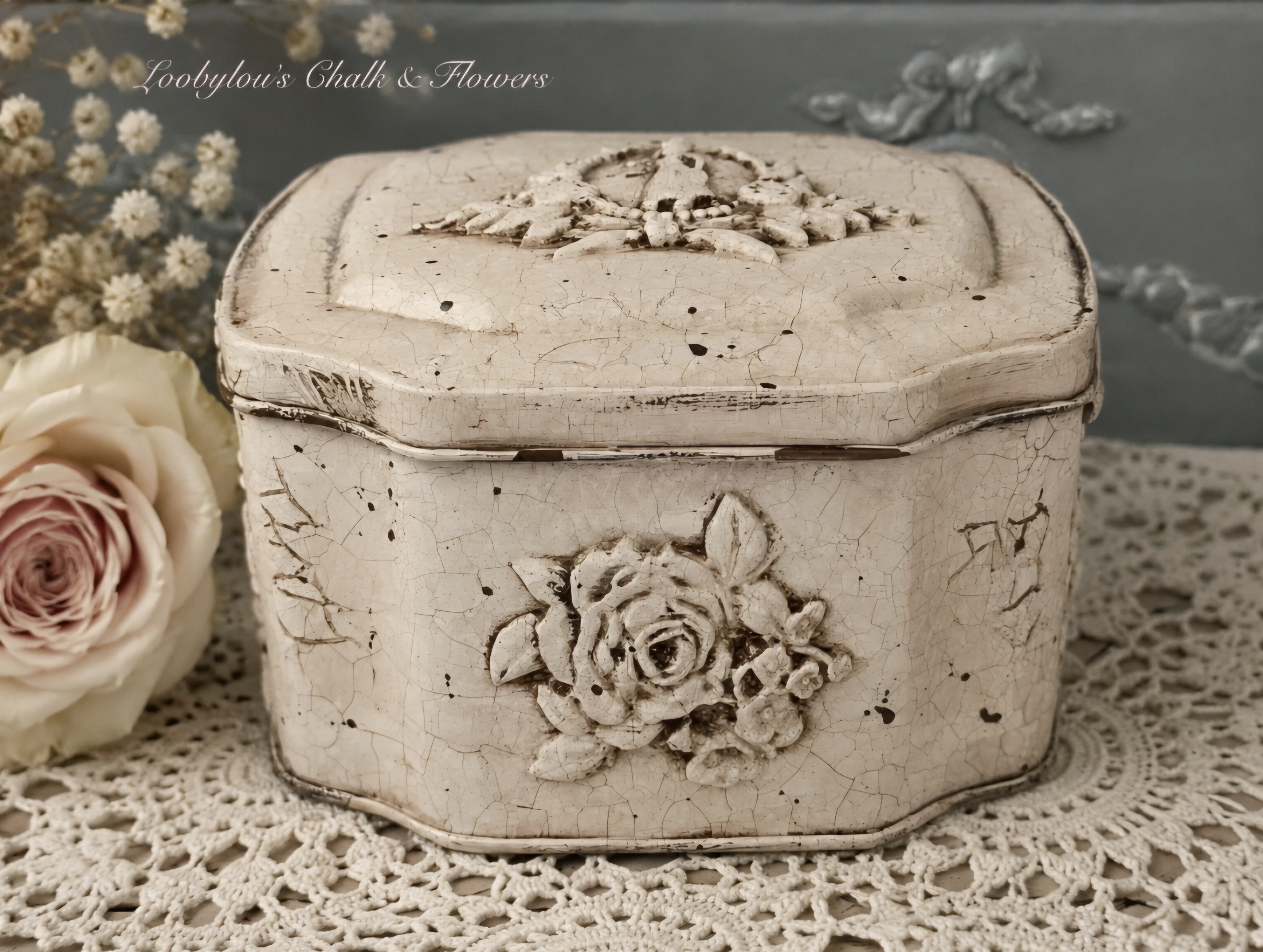 Small Vintage Inspired Keepsake Tin (photo 1 of 3)
