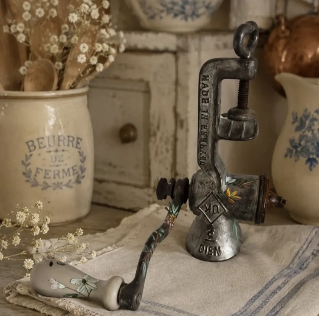 Vintage Table Top Mixer / Grinder (photo 1 of 4)
