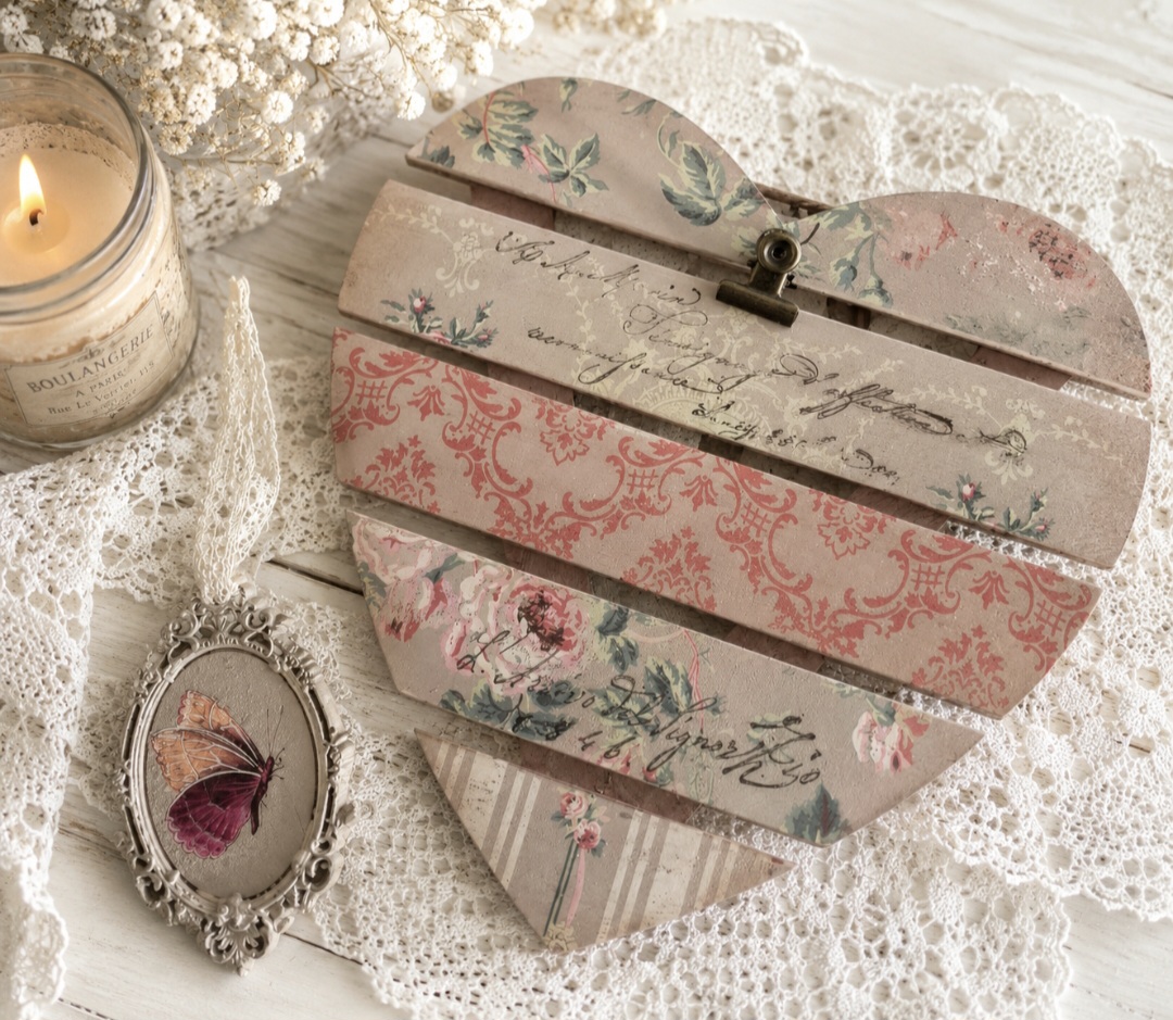Shabby Chic Heart Clipboard  (photo 2 of 2)