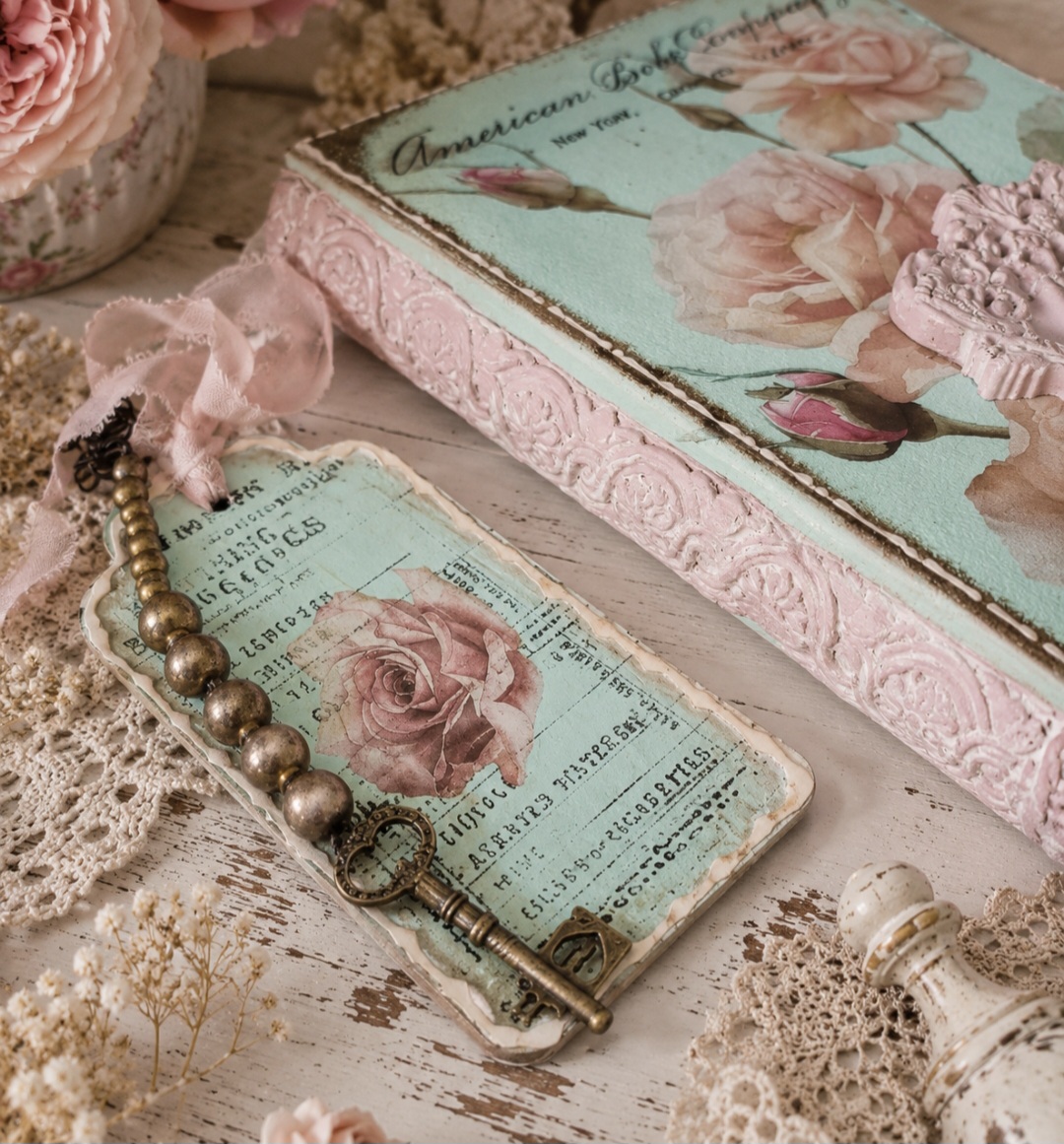 Shabby Chic Book Decoration  (photo 2 of 5)