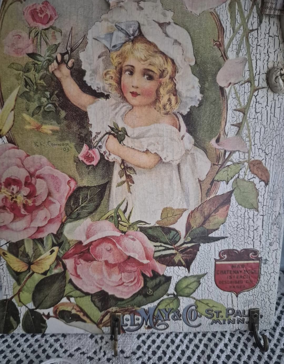 Vintage Victorian Rose Plaque With Bow (photo 2 of 5)