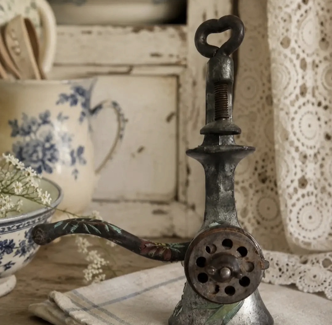 Vintage Table Top Mixer / Grinder (photo 4 of 4)