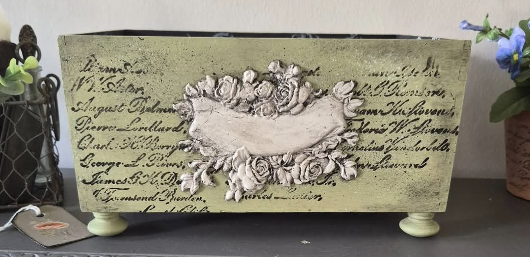 Small Open Storage Box  (photo 2 of 5)