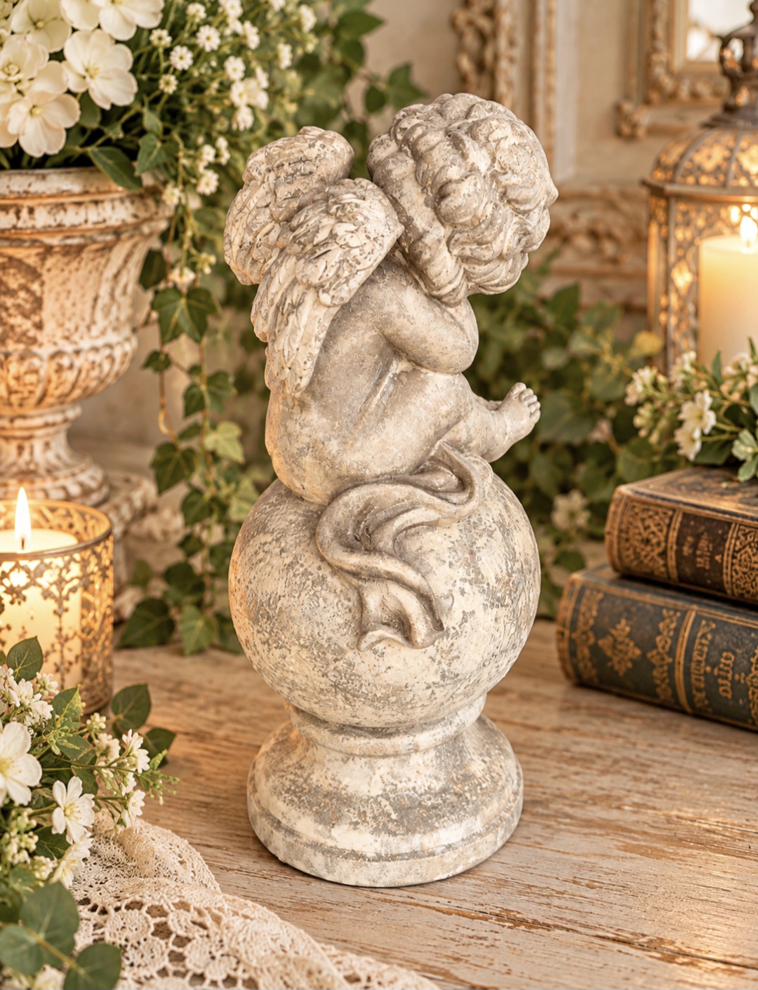 Sitting Angel Decoration  (photo 4 of 5)
