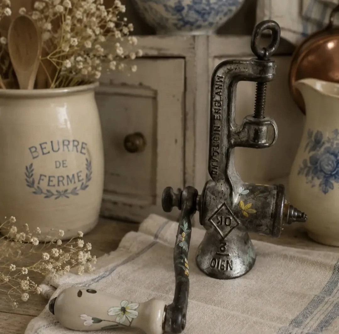Vintage Table Top Mixer / Grinder (photo 2 of 4)