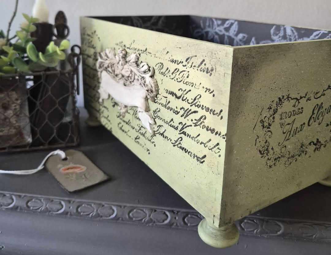 Small Open Storage Box  (photo 4 of 5)